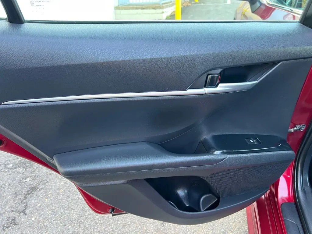 Toyota Camry photo 23