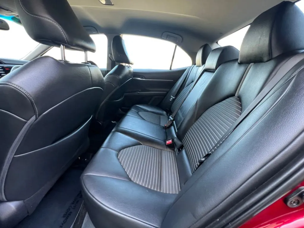 Toyota Camry photo 14