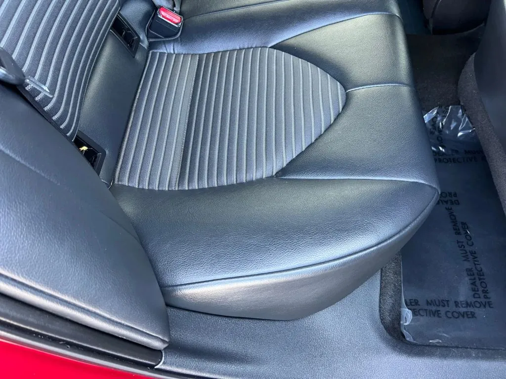 Toyota Camry photo 19