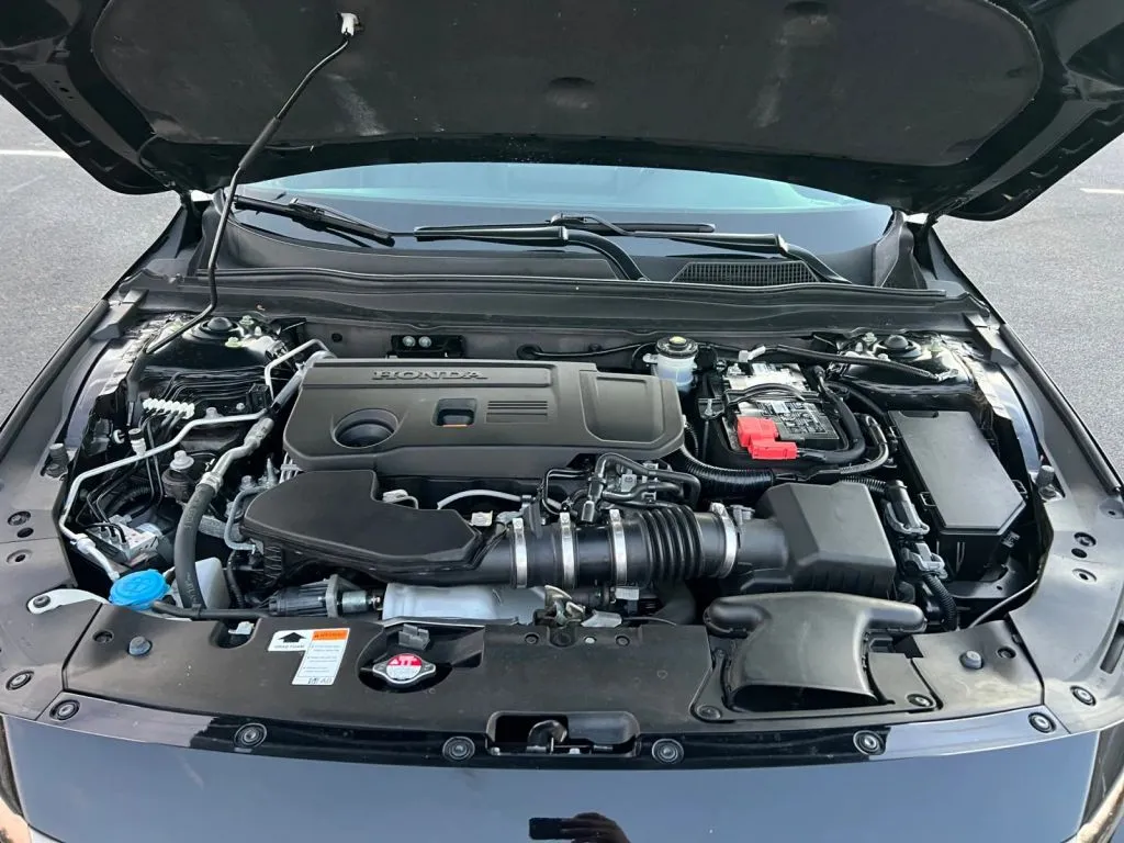Honda Accord photo 30