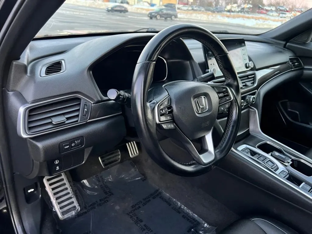 Honda Accord photo 25