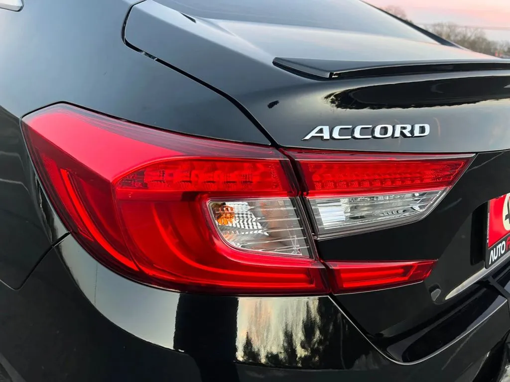 Honda Accord photo 35