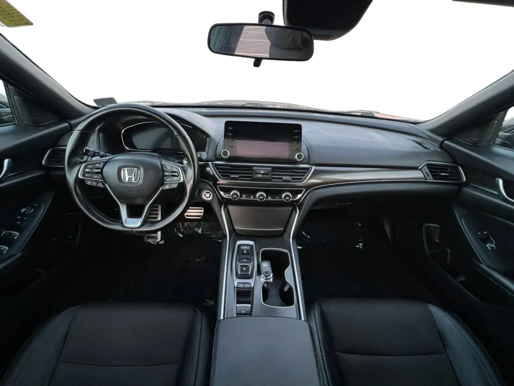Honda Accord photo 11