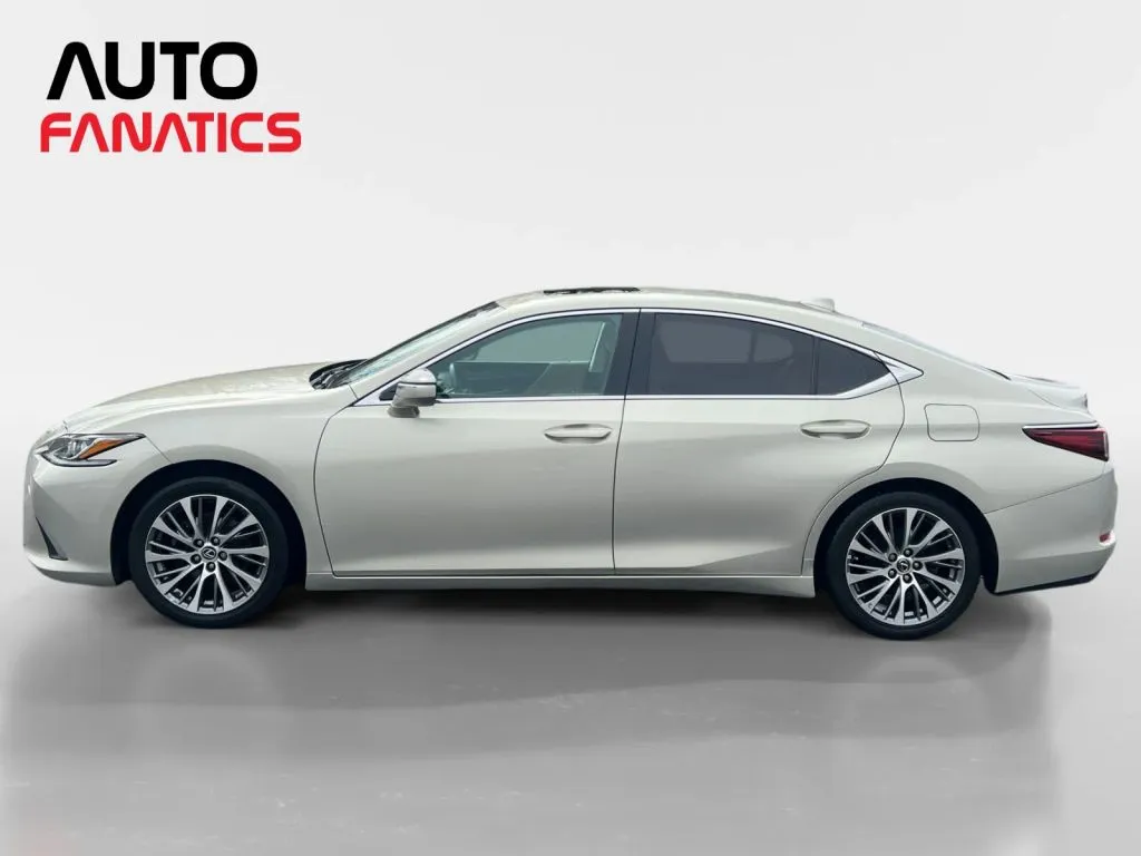 Lexus ES photo 2