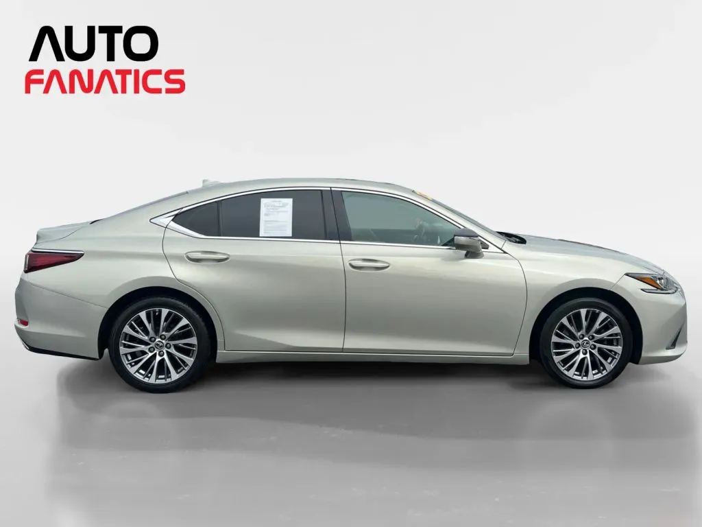 Lexus ES photo 7