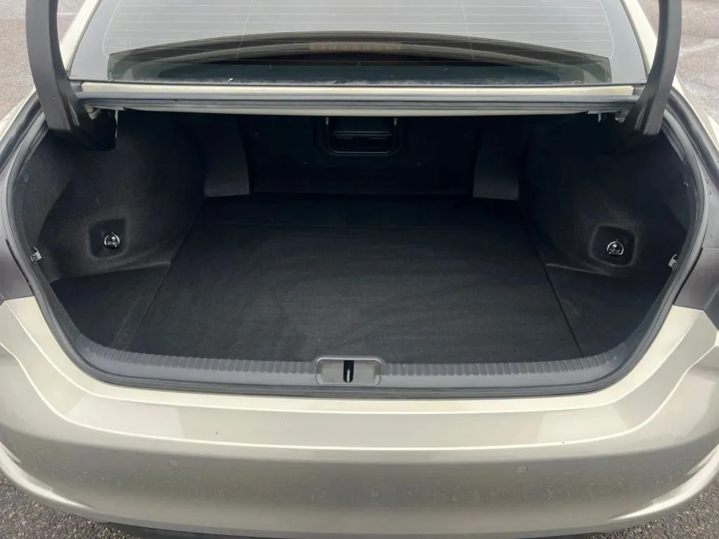 Lexus ES photo 22