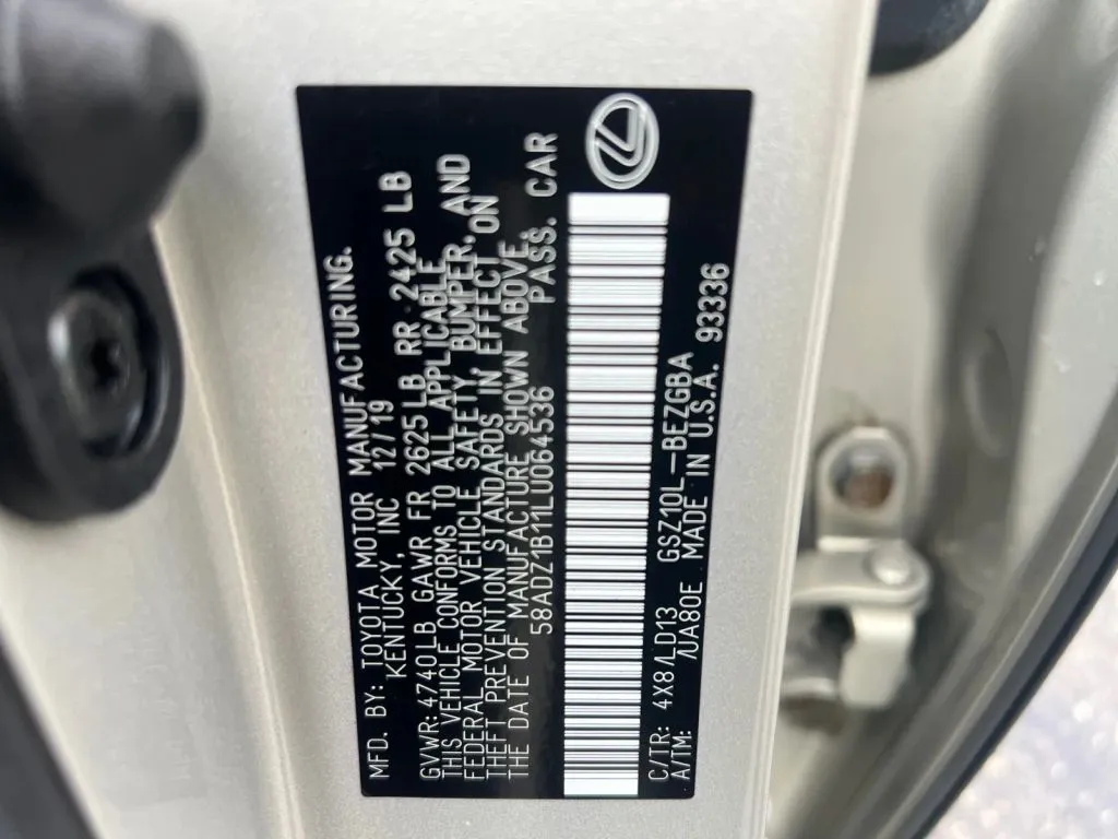 Lexus ES photo 28