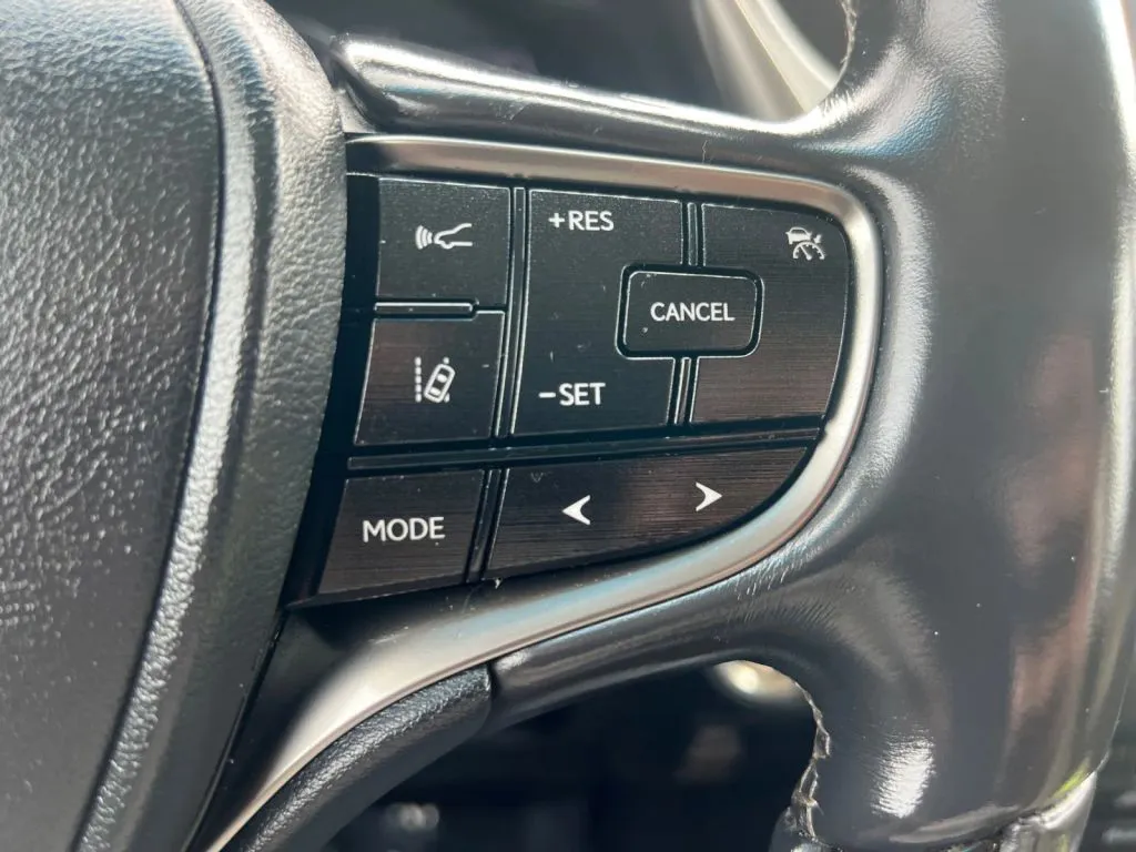 Lexus ES photo 46
