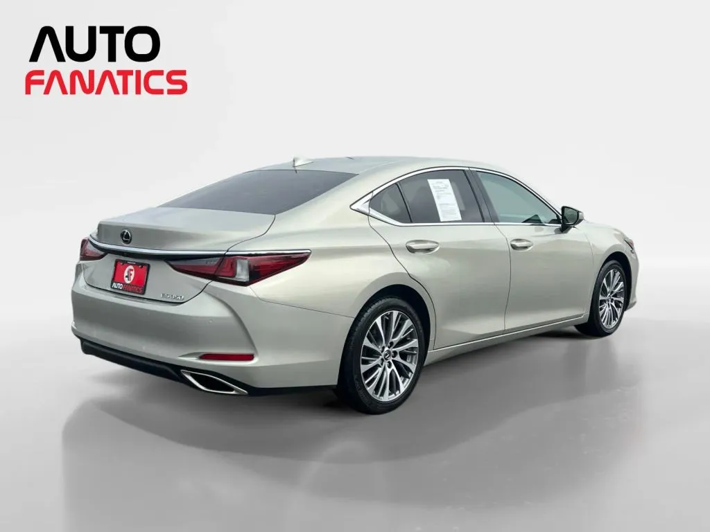 Lexus ES photo 6