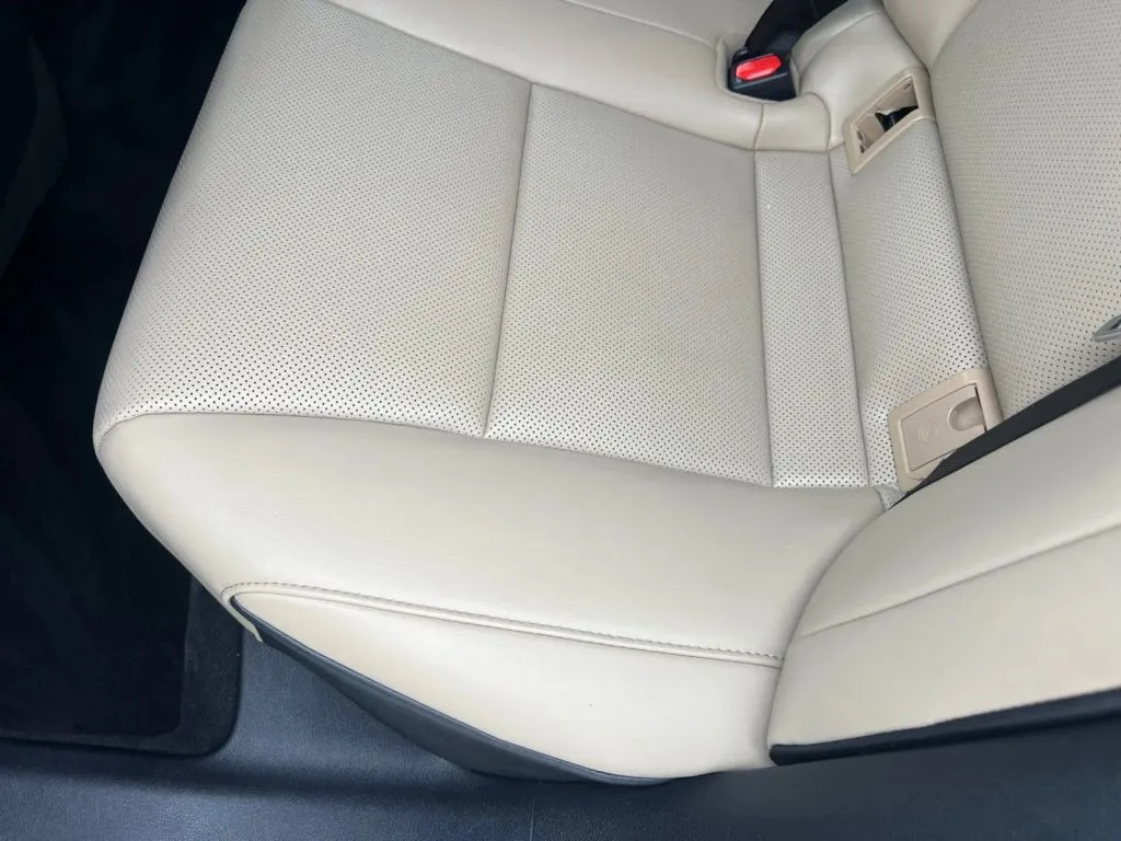 Lexus ES photo 39