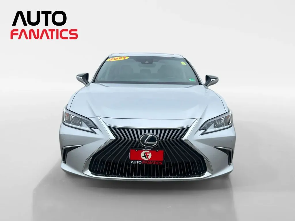 Lexus ES photo 9