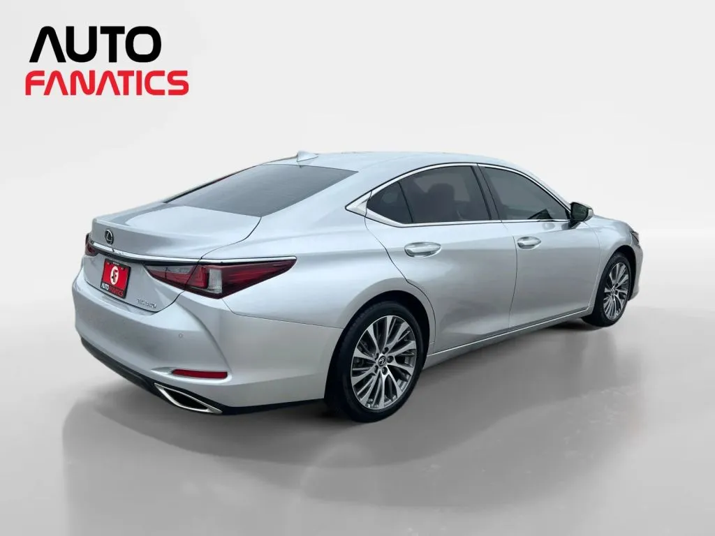 Lexus ES photo 6