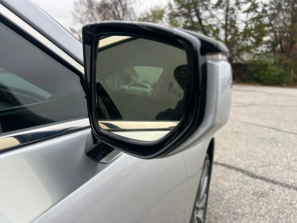 Lexus ES photo 19