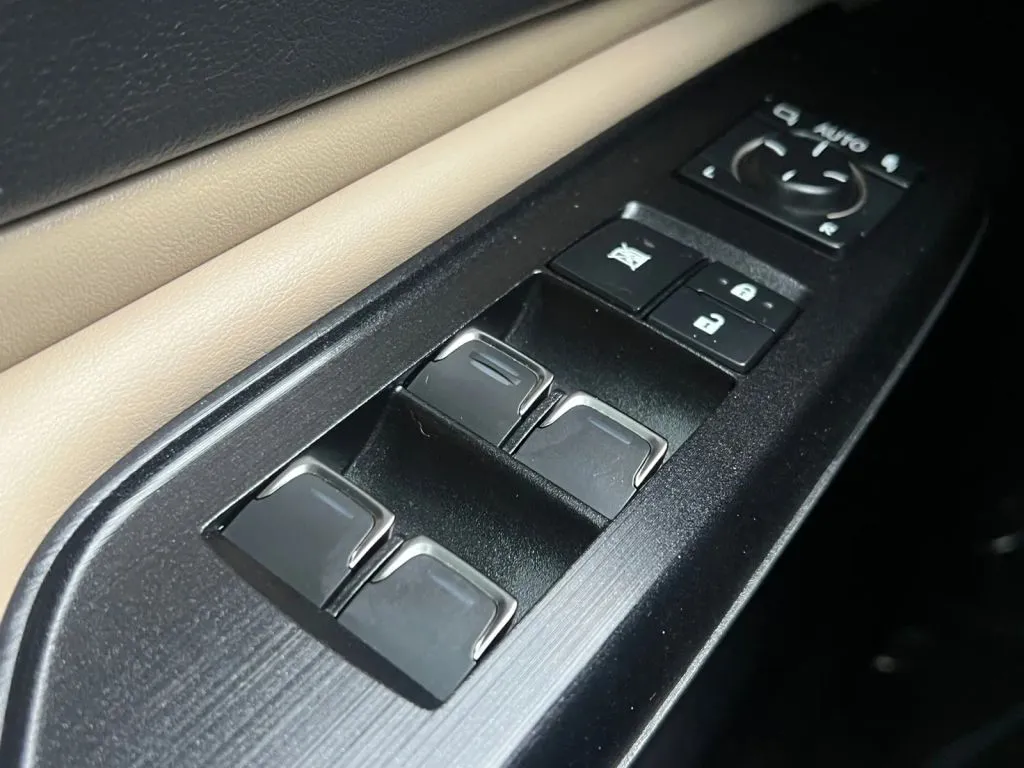 Lexus ES photo 40