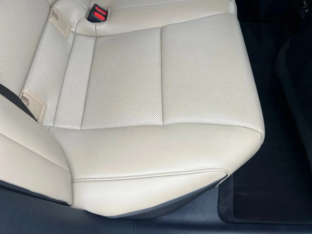 Lexus ES photo 41