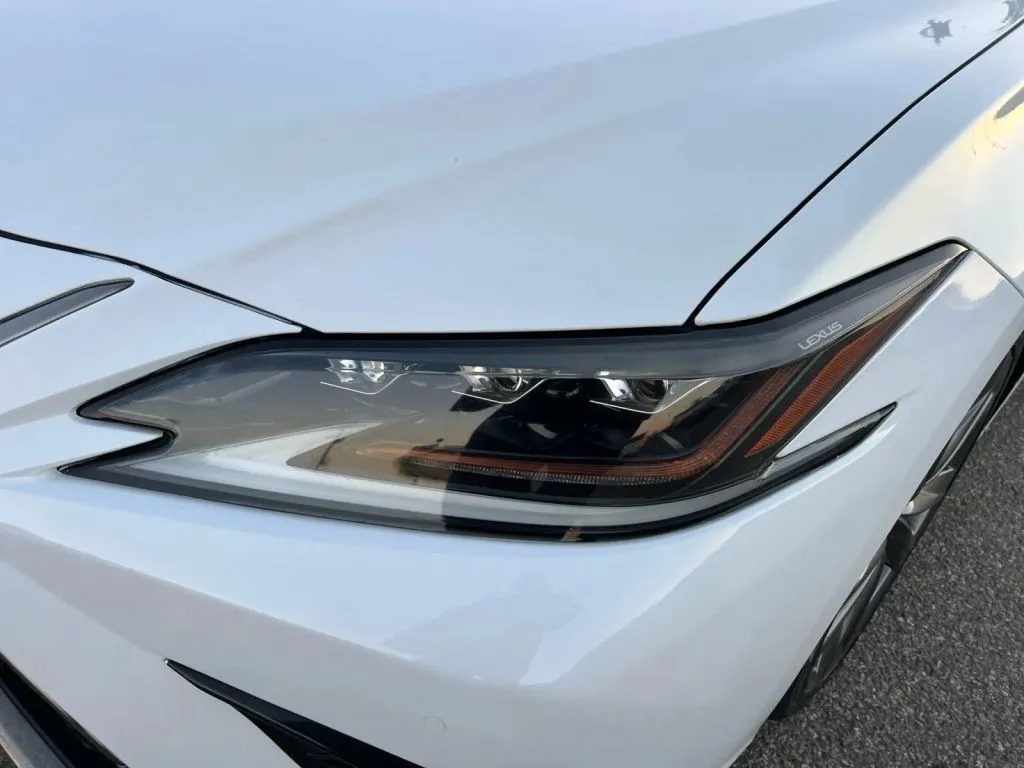 Lexus ES photo 33