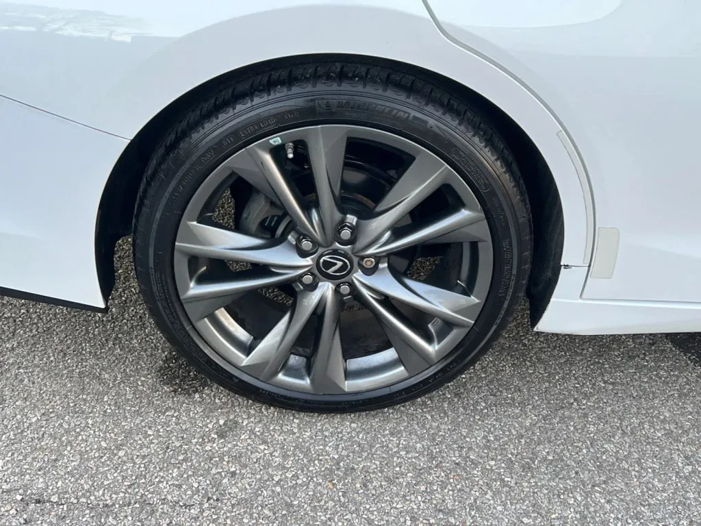Lexus ES photo 37