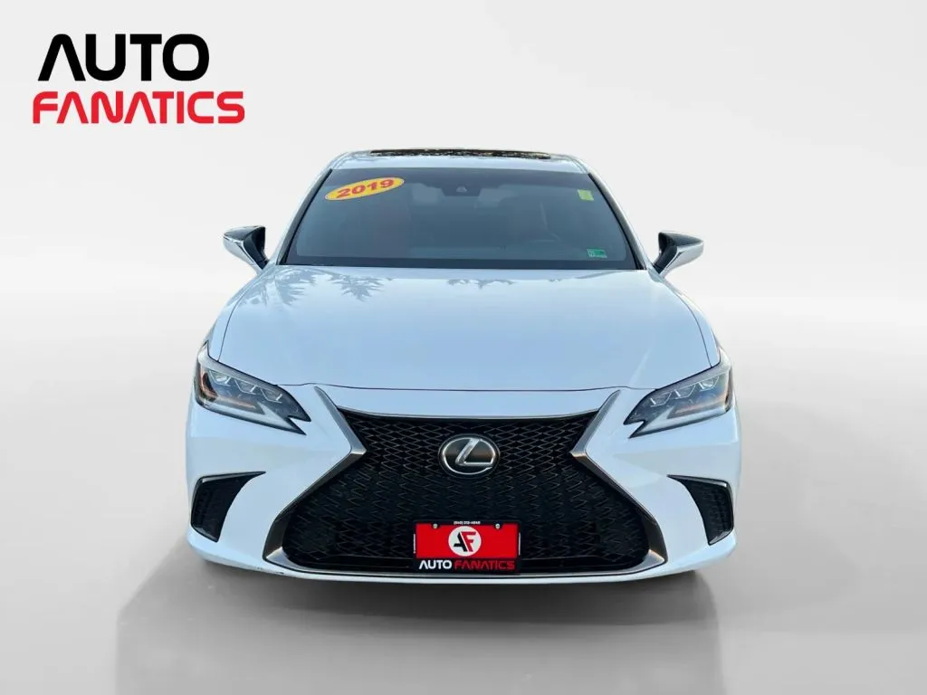 Lexus ES photo 9