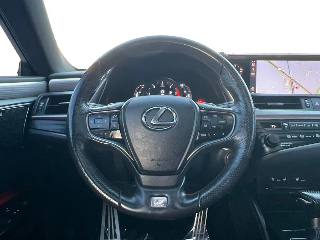 Lexus ES photo 13