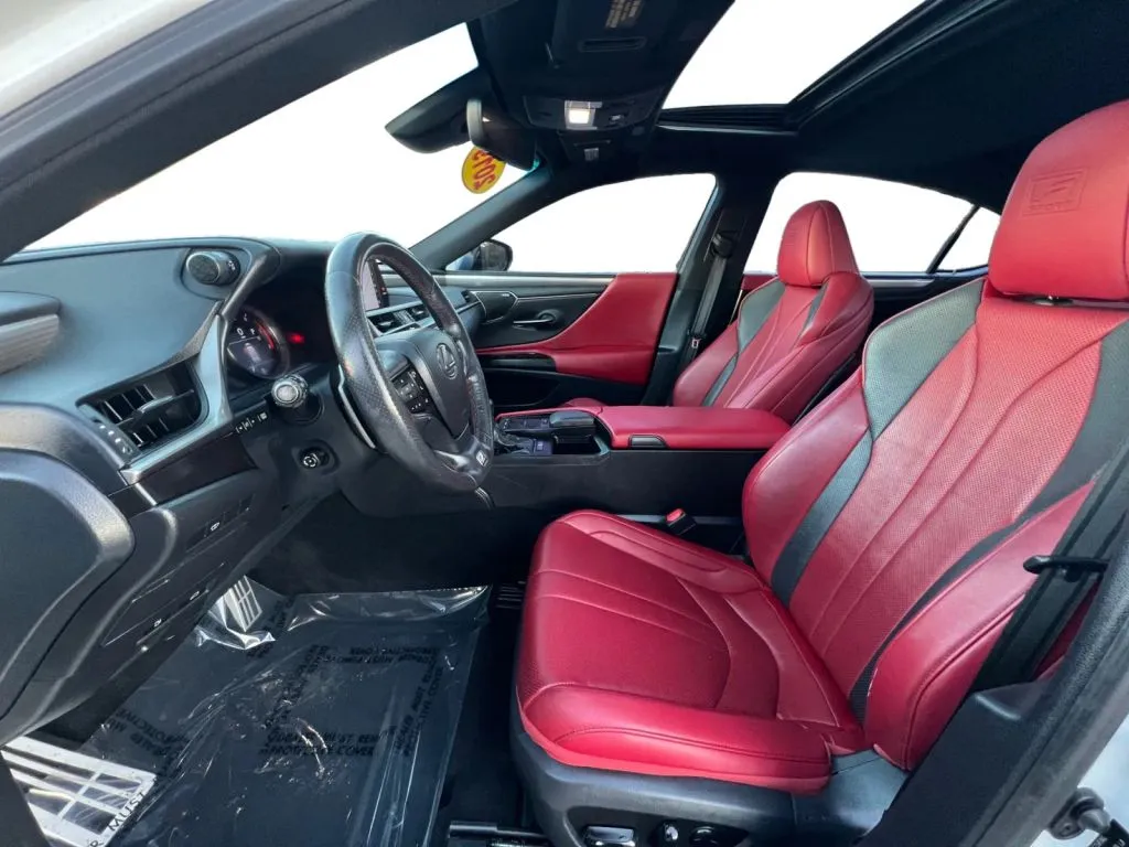 Lexus ES photo 10