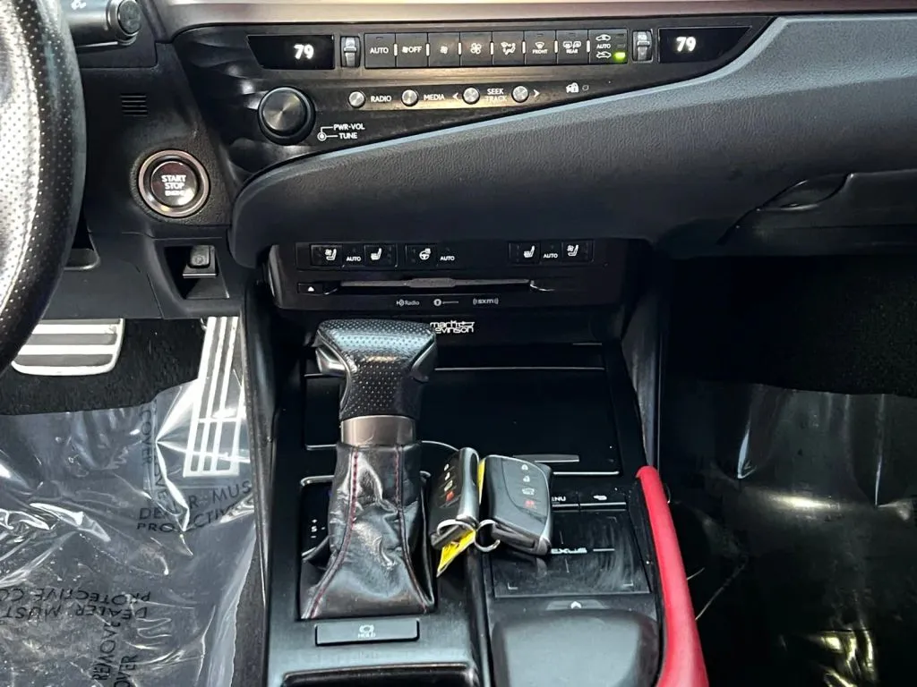 Lexus ES photo 12