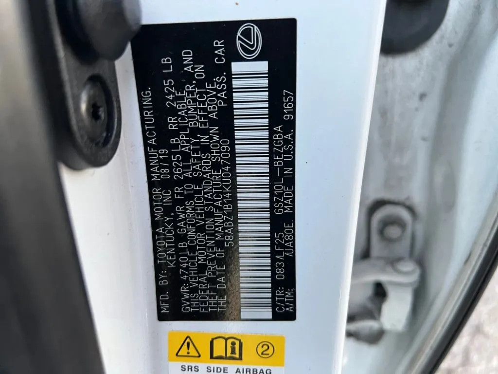 Lexus ES photo 29