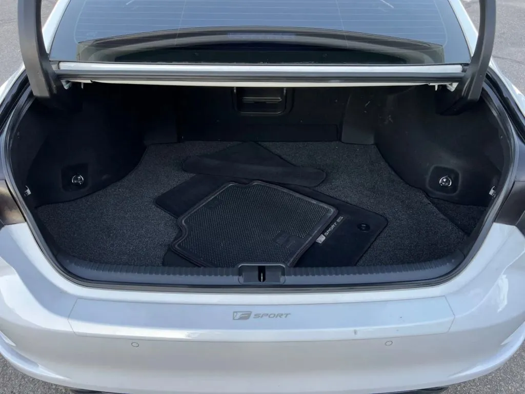 Lexus ES photo 23