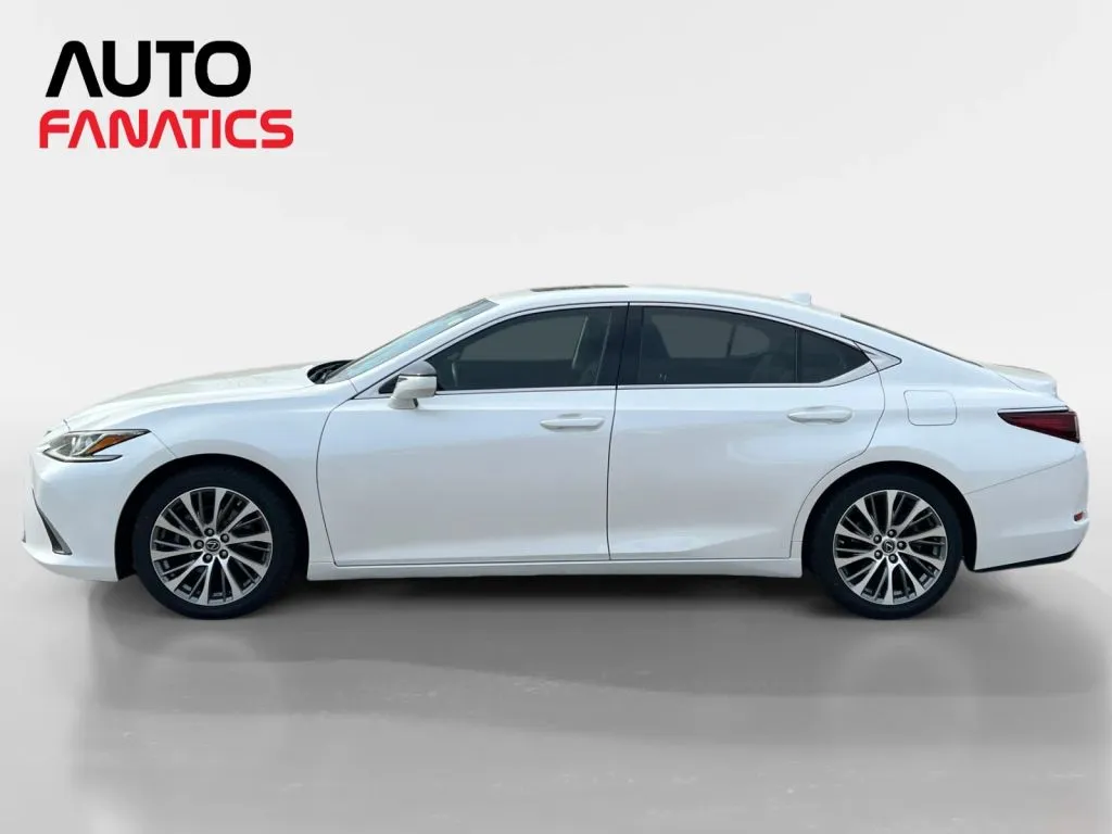 Lexus ES photo 2