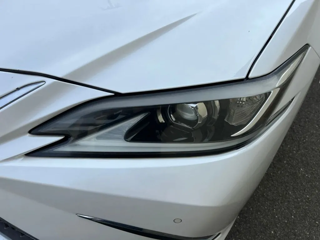 Lexus ES photo 32