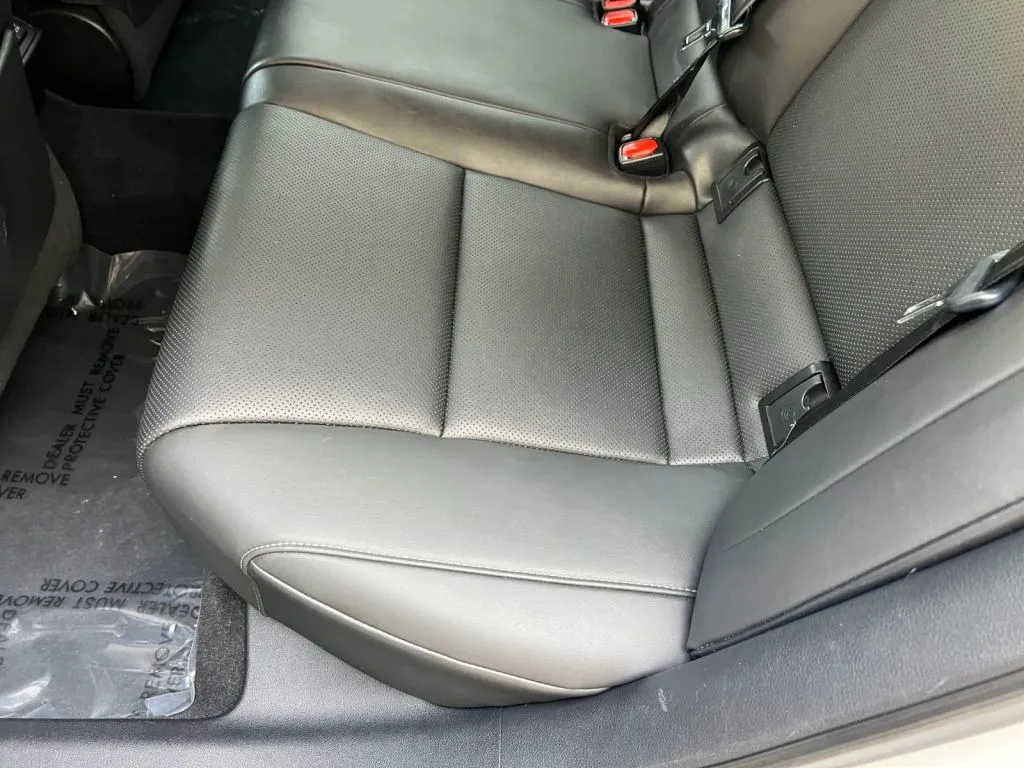 Lexus ES photo 23
