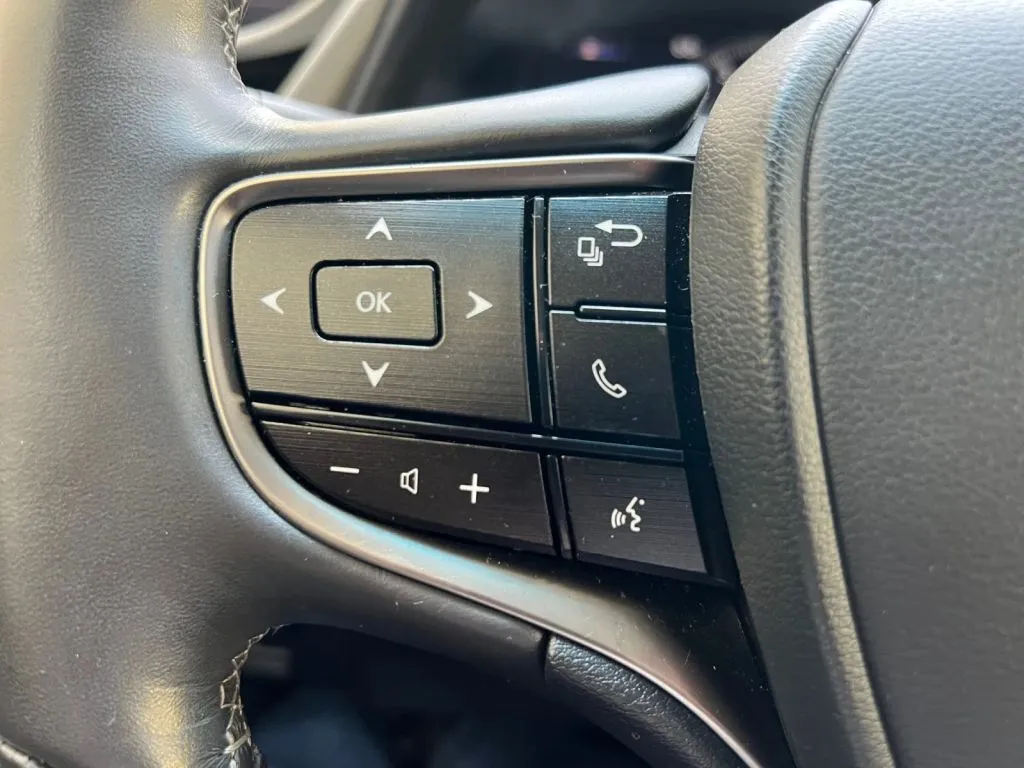 Lexus ES photo 47