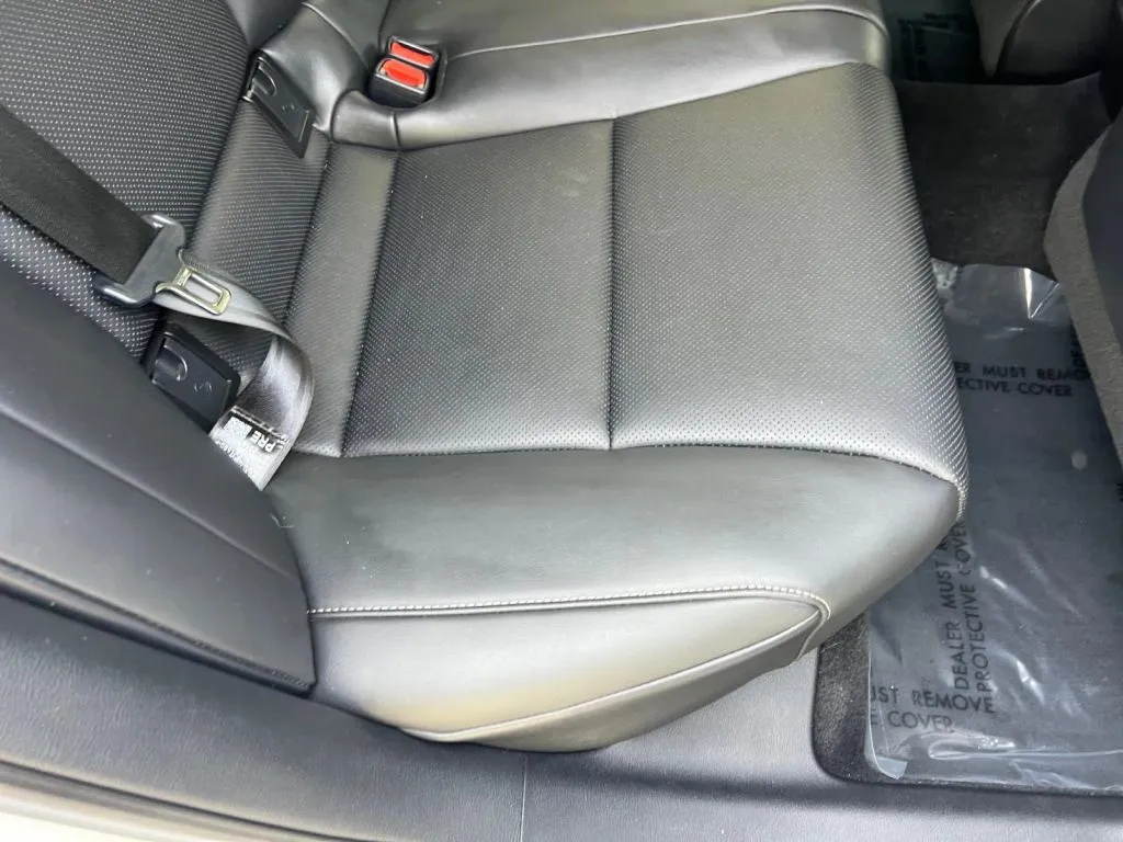 Lexus ES photo 19
