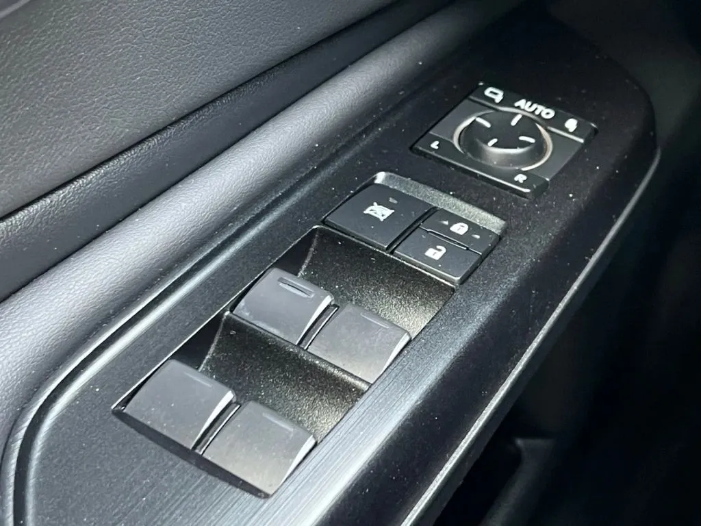 Lexus ES photo 48