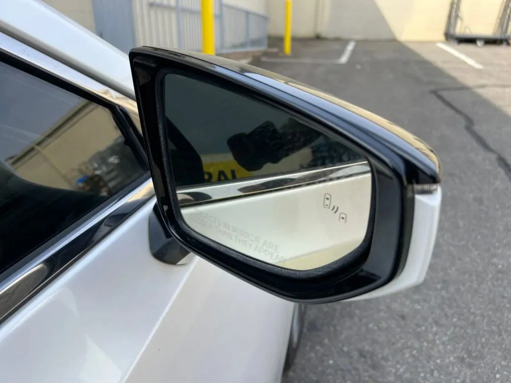 Lexus ES photo 35