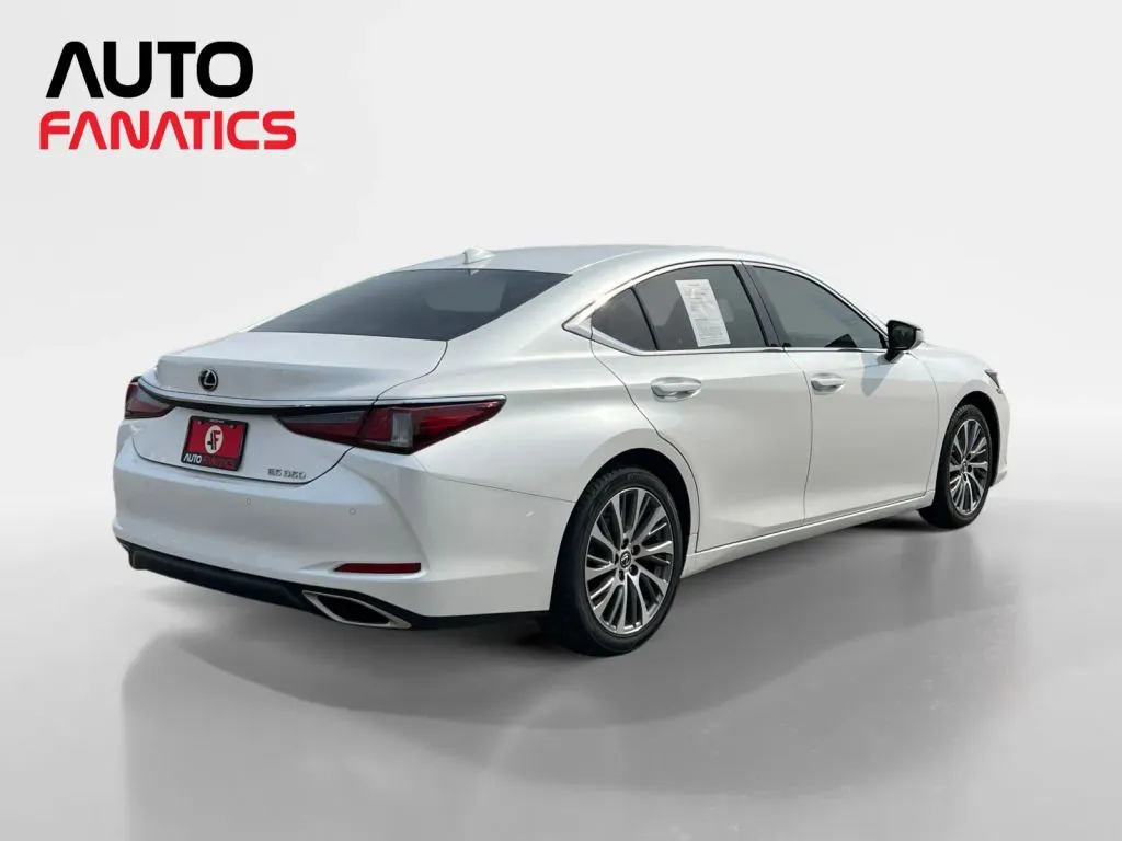 Lexus ES photo 6