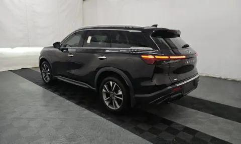 More photos of 2023 INFINITI QX60 LUXE Sport Utility 4D at Auto Fanatics, VA