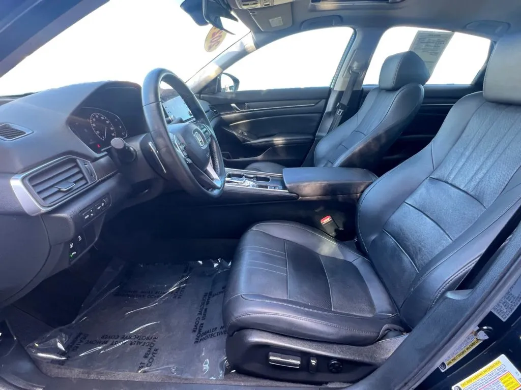 Honda Accord photo 10
