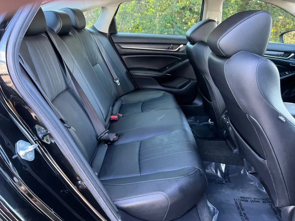 Honda Accord photo 17