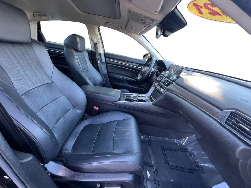 Honda Accord photo 14
