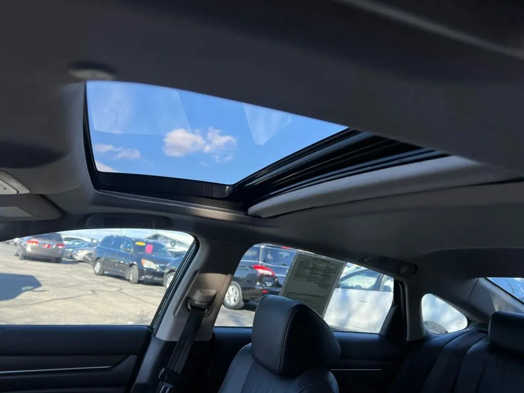 Honda Accord photo 25