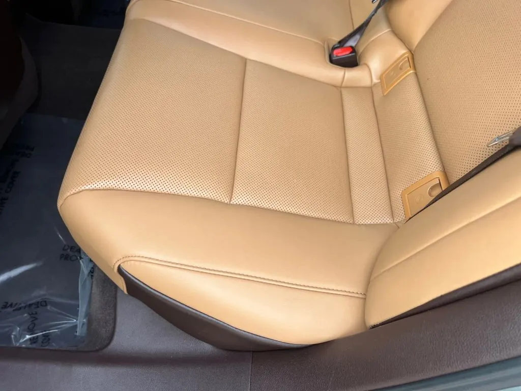 Lexus ES photo 23