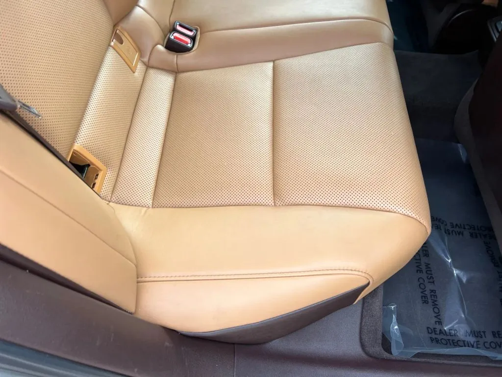 Lexus ES photo 20
