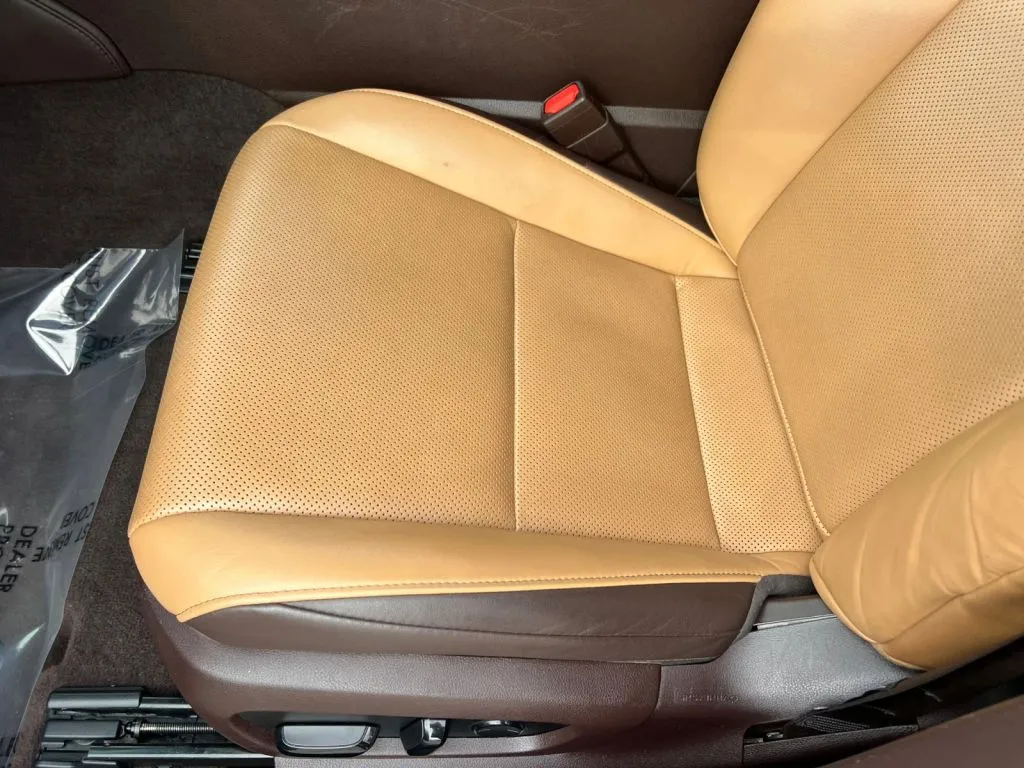 Lexus ES photo 25