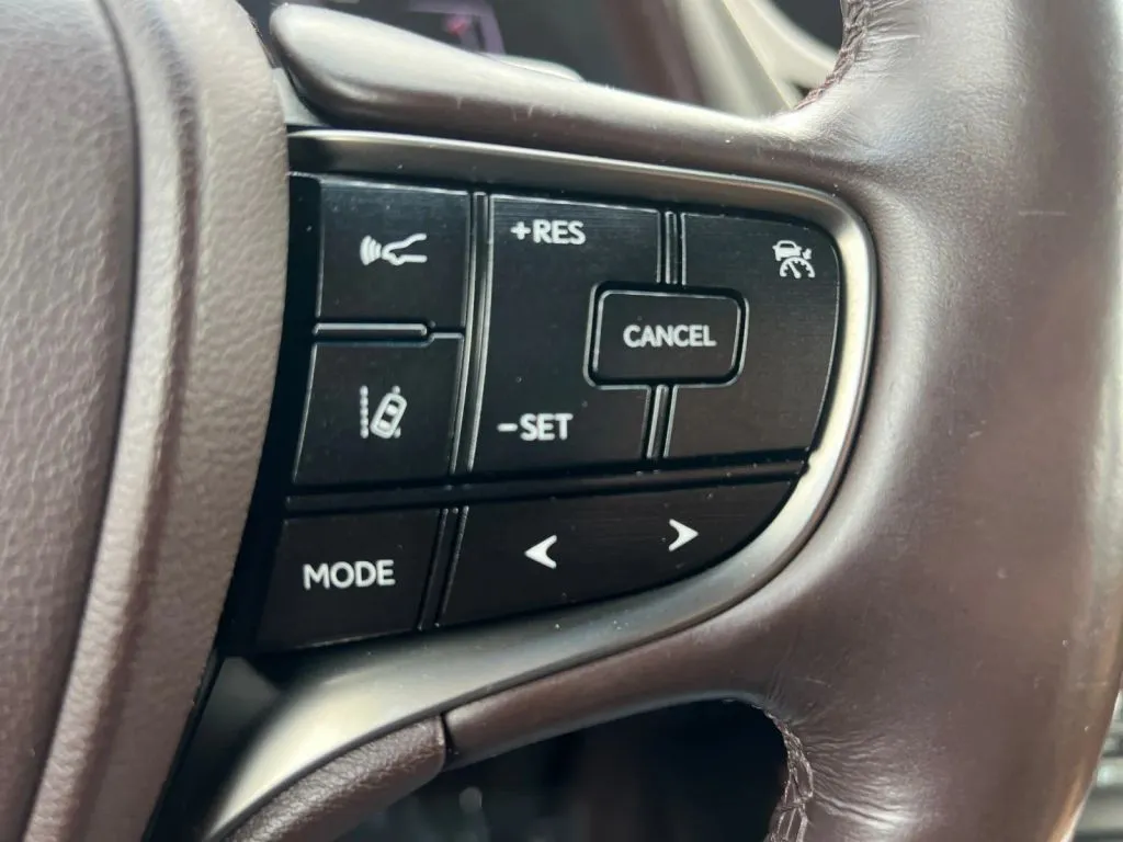 Lexus ES photo 47
