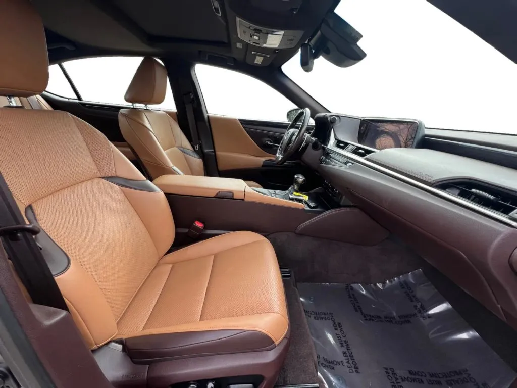 Lexus ES photo 15