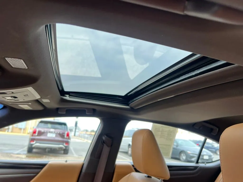 Lexus ES photo 40