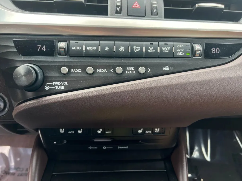 Lexus ES photo 42