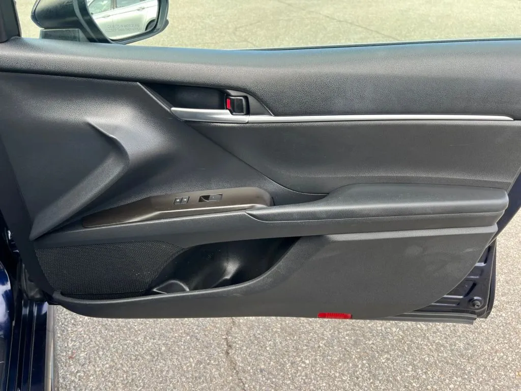 Toyota Camry photo 18