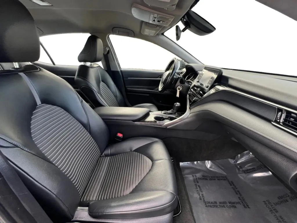 Toyota Camry photo 15