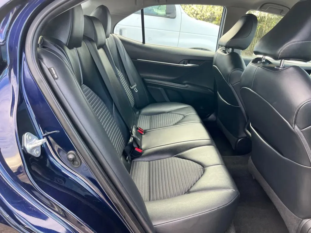Toyota Camry photo 19